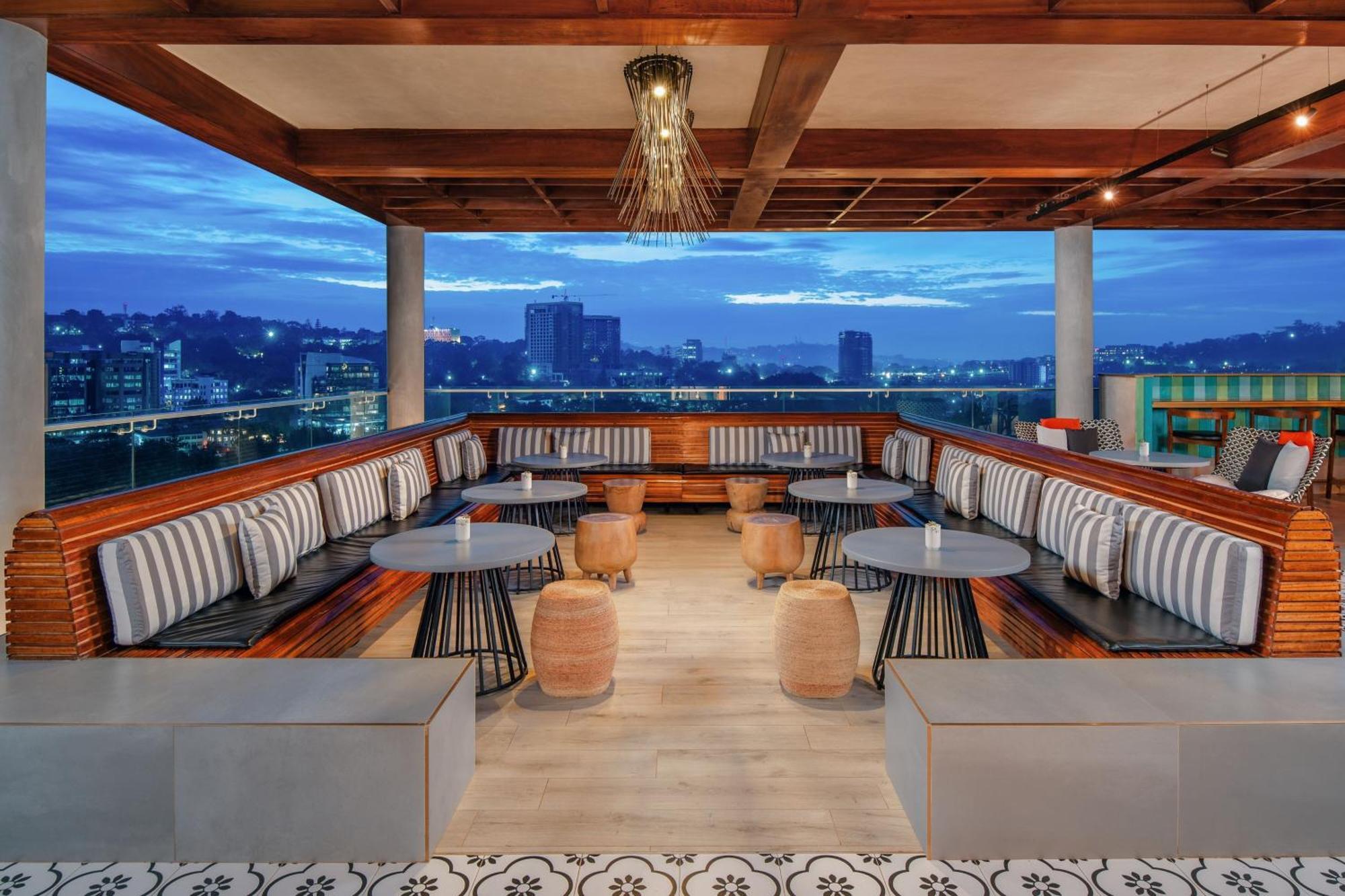 Four Points By Sheraton Кампала Екстериор снимка