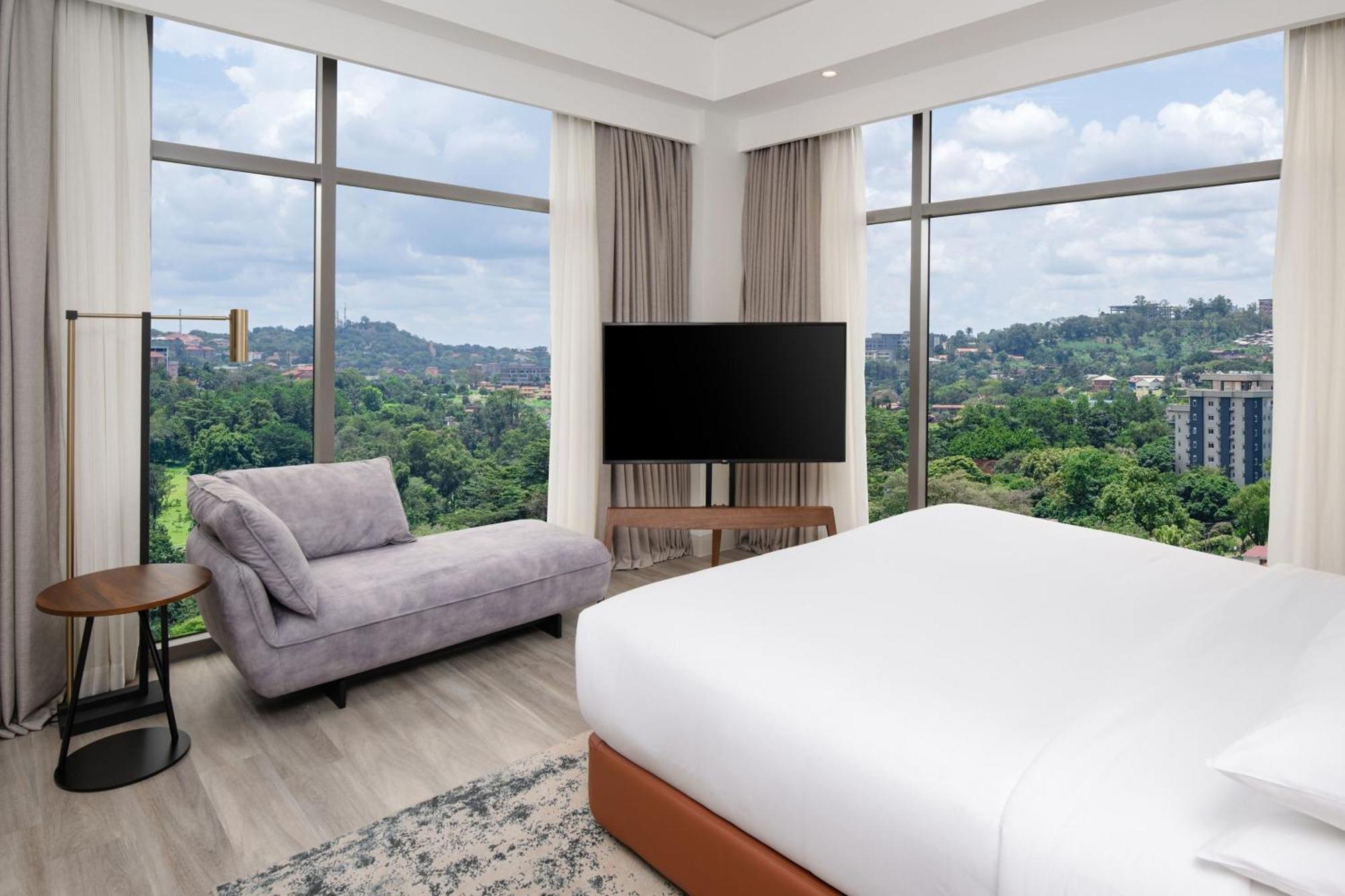 Four Points By Sheraton Кампала Екстериор снимка